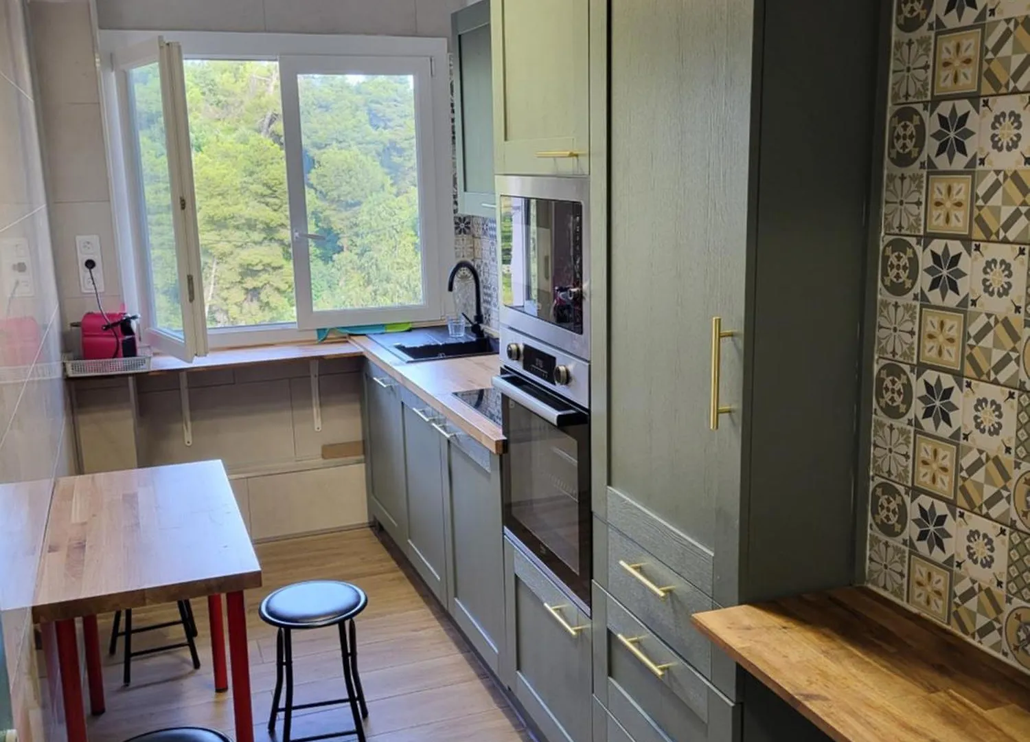 Private Room-3 In Hannana Apartment- 2 Min Walk To Tram 12 Min To Nice Train Station 15 Min To Massena Place
